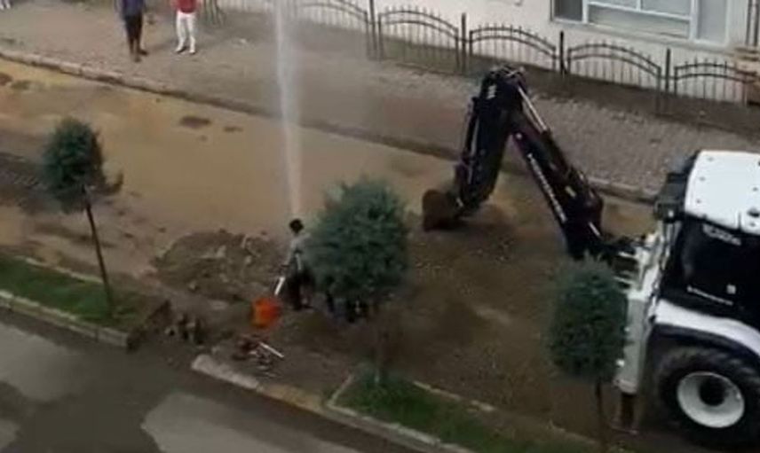 Giresun'da altyapı çalışmaları sonrası su borusu patladı