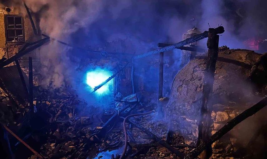Bilecik'te ev eklentisinde yangın çıktı