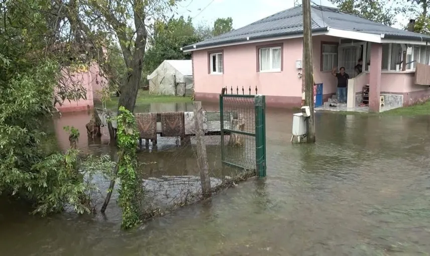 Çarşamba'da sel faciası: 30'dan fazla mahalle zorlu koşullar altında
