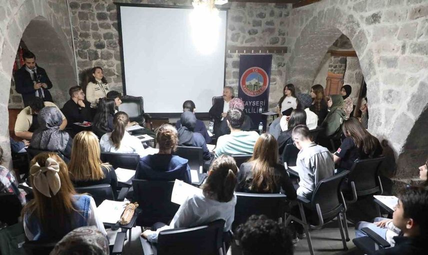 Kayseri'de gençler için sosyal bilimler okulu başvuruları başladı
