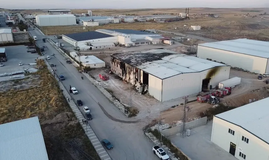 Emirdağ'daki gıda fabrikasında yangın kontrol altına alındı