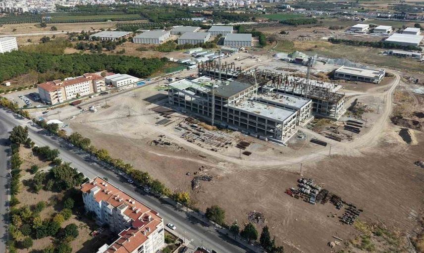 Akhisar'da yeni devlet hastanesi inşaatı hızla devam ediyor