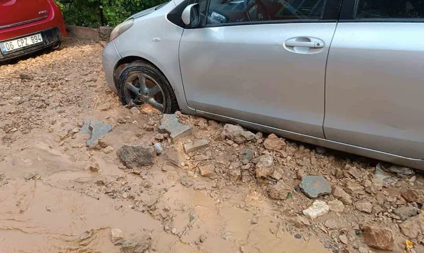Malatya'da sağanak yağmur hayatı olumsuz etkiledi