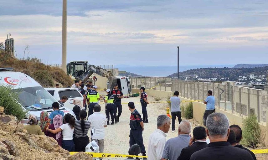 Bodrum'da kontrolden çıkan kamyonet faciası: Genç sürücü hayatını kaybetti
