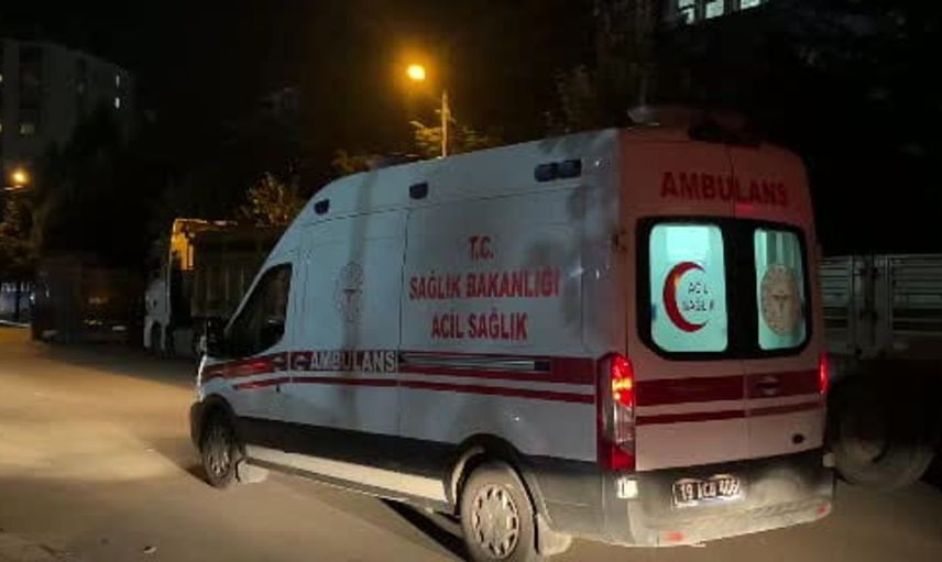 Trafik denetiminde 'dur' ihtarına uymayan motosiklet sürücüsü polise çarptı
