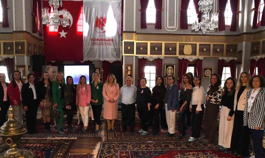 Yunusemre'de kadınlara meme kanseri eğitimi: Erken tanının önemi vurgulandı