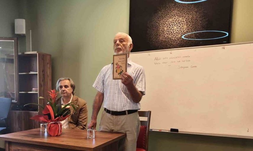 Prof. Dr. Mustafa Kara’nın kitap sergisine yoğun ilgi