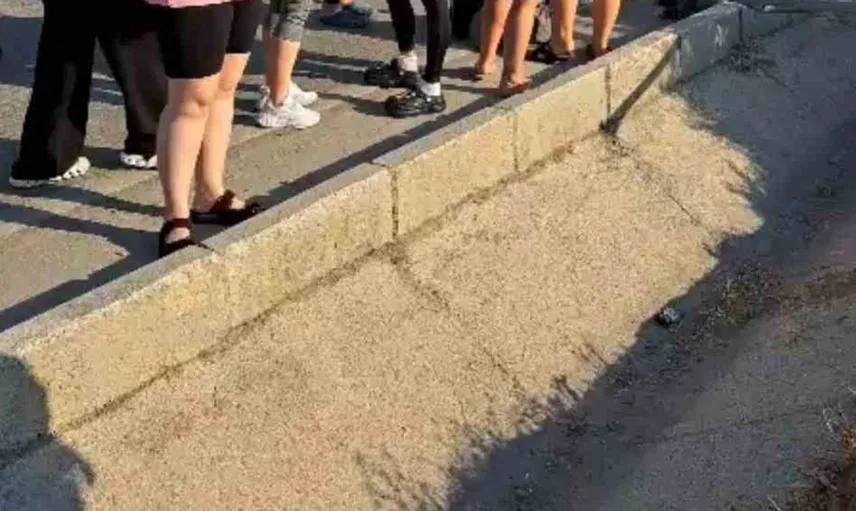 Burdur'da tur otobüsü devrildi, 34 yolcu sağlıkla kurtuldu