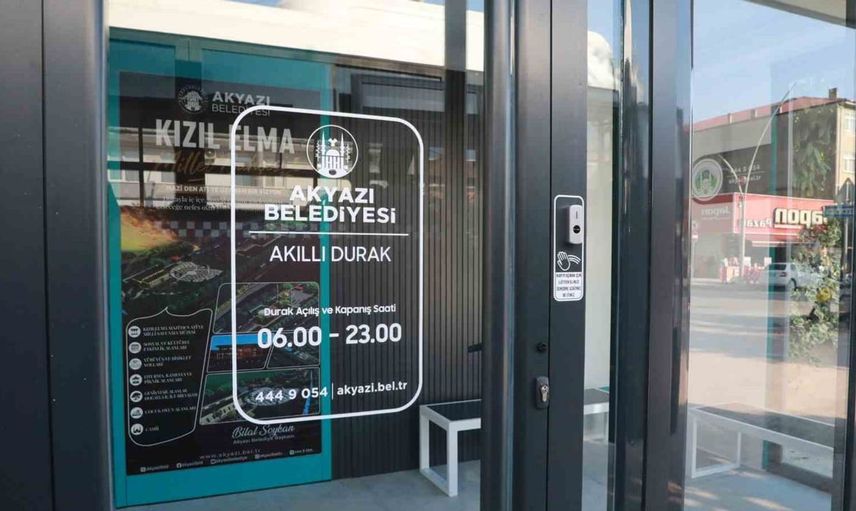 Akyazı’da vatandaşlar için konforlu toplu taşıma deneyimi: akıllı durak hizmete girdi