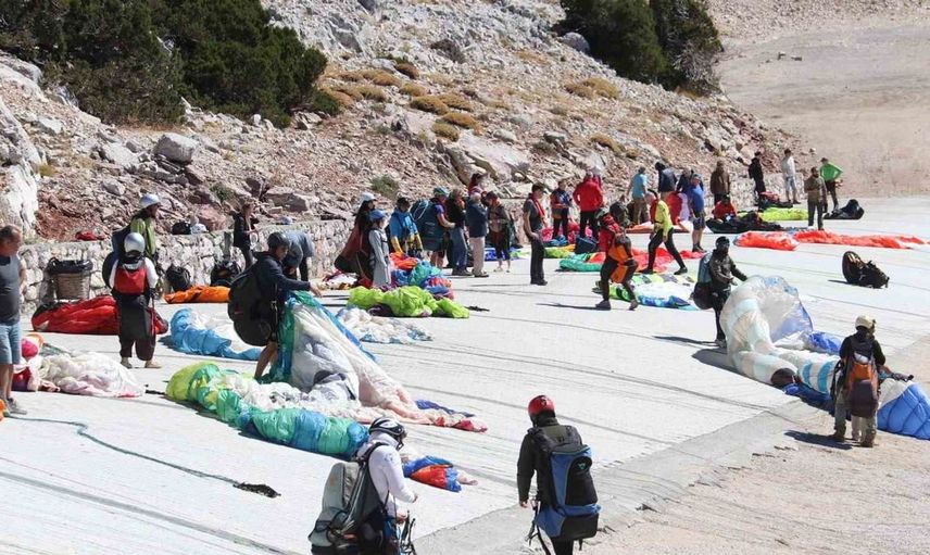 Fethiye’de yamaç paraşütü gökyüzünde Çinli yoğunluğu artıyor