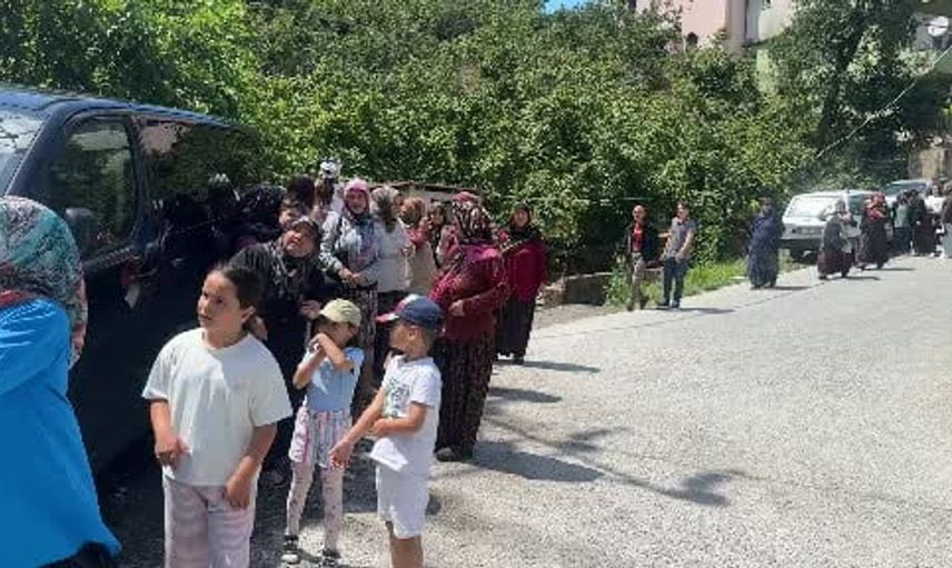 Alaplı’da asırlık düğün geleneği: kadınlar davul zurna eşliğinde karşılanıyor