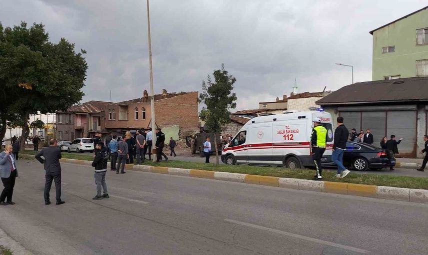 Erzurum'da iki aile arasında silahlı çatışma: bir polis memuru dahil 12 yaralı