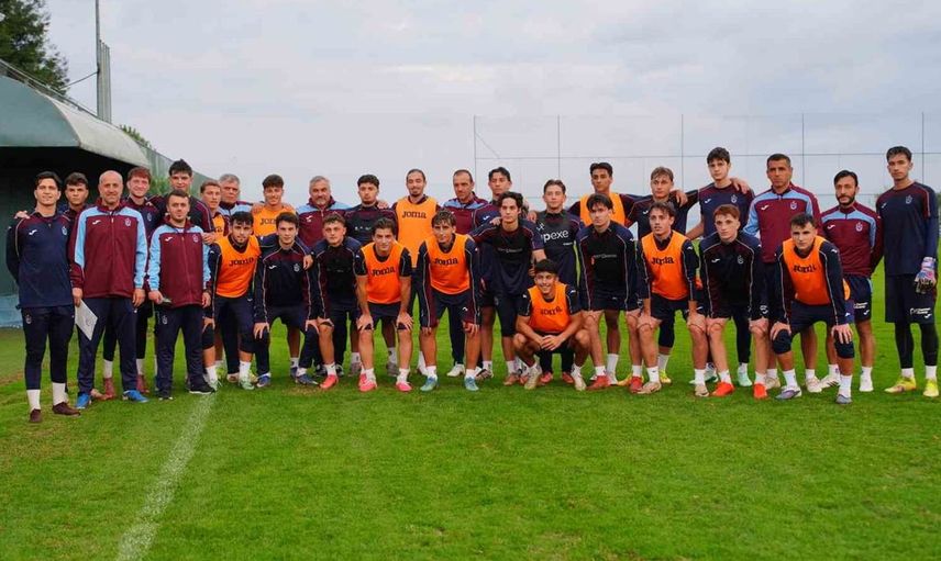 Thomas Reis, genç futbolcularla buluşarak geleceğe yönelik tavsiyelerde bulundu