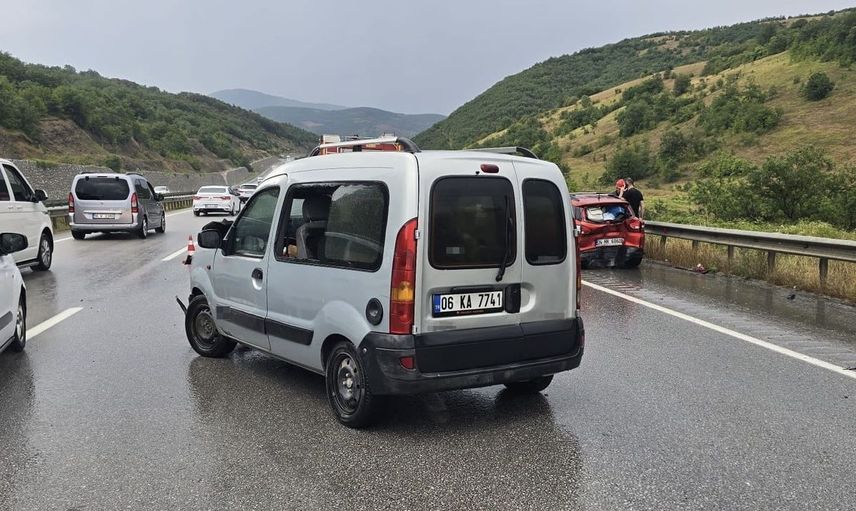 Samsun'un Kavak ilçesinde iki araç çarpıştı: 4 yaralı