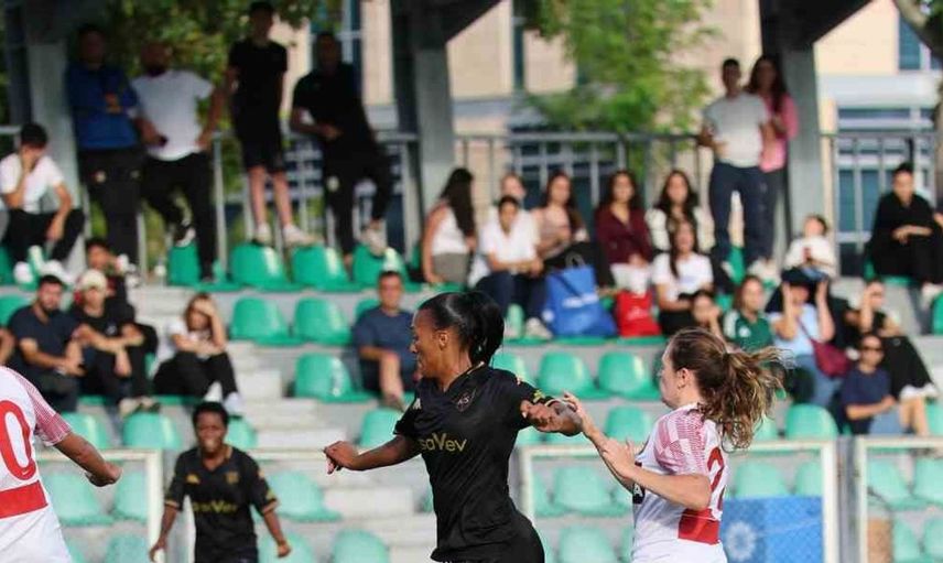 Laurıe Ann Moıse, sezonu hat-trick ile açarak göz doldurdu