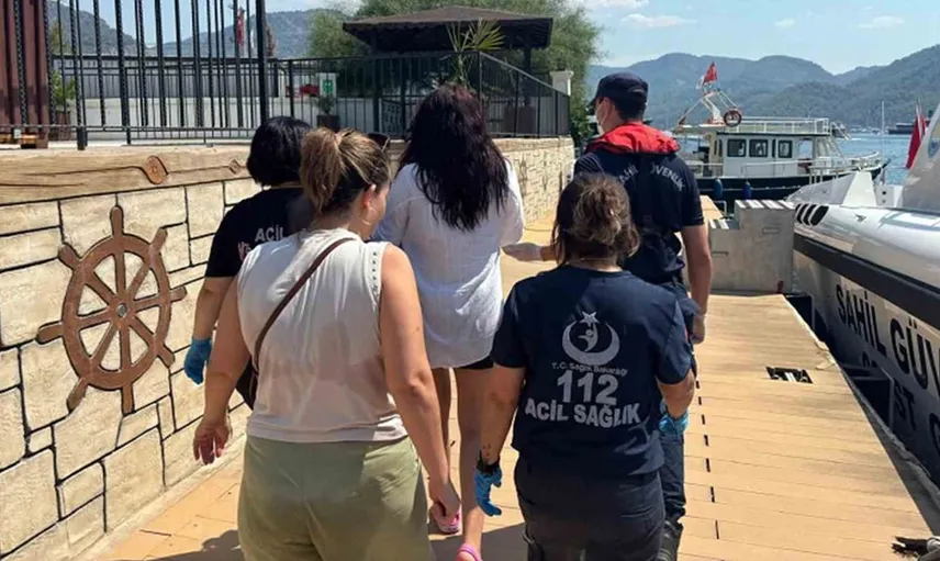 Dalaman'da gezi teknesinde yaralanan vatandaşa acil tıbbi tahliye