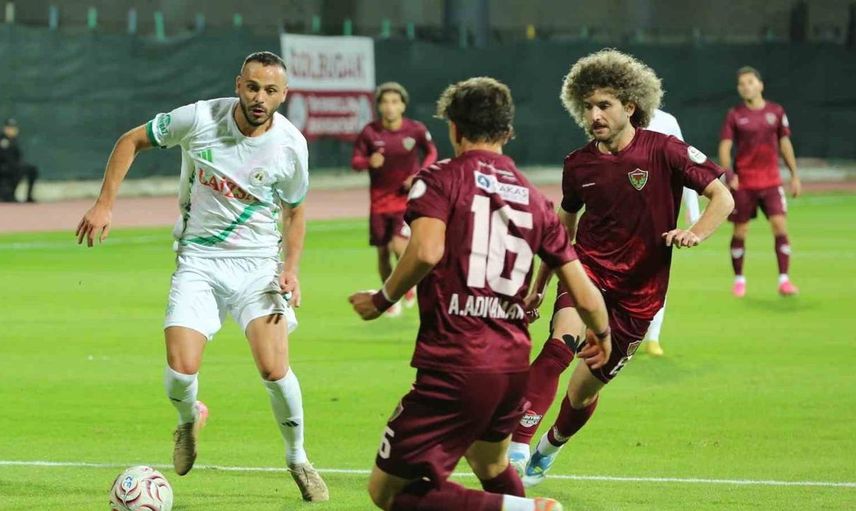 Isparta 32 spor, Hatayspor'u evinde yenerek galibiyetini kutladı
