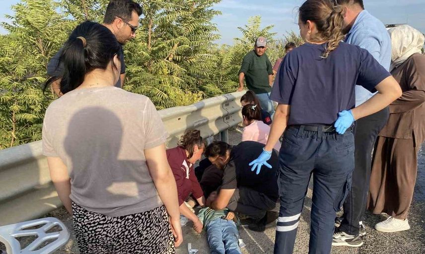 Alaşehir'deki mazot kazaları: İki motosiklet devrildi, 5 yaralı