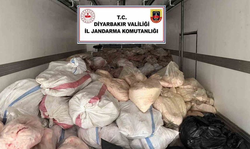 Diyarbakır'da jandarmadan sağlığa elverişsiz gıdalara operasyon