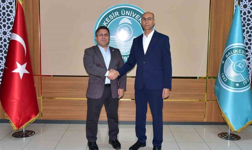 Eğitim alanında anlamlı destek: İbrahim Duru’ya plaket takdimi