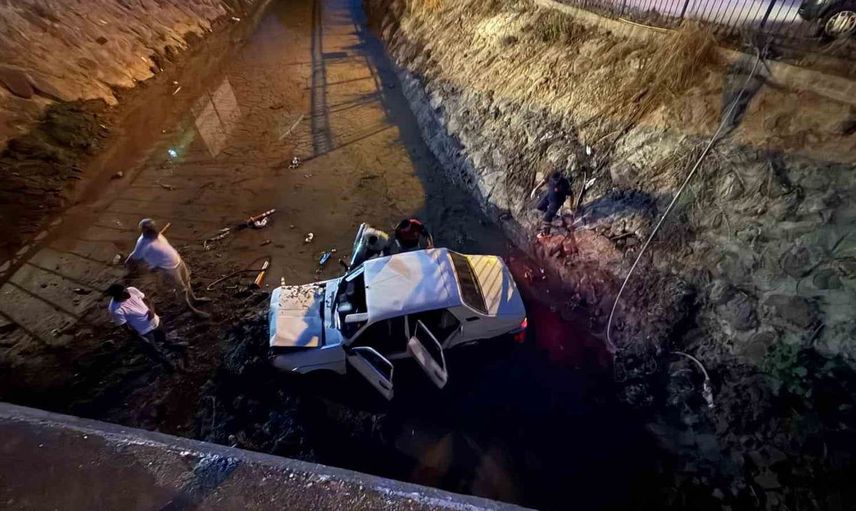 Osmaniye'de otomobil köprüden kanala düştü: 4 yaralı