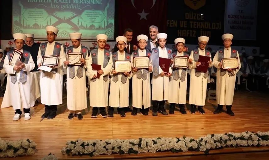 Düzce'de 108 öğrenci hafızlık icazetini aldı