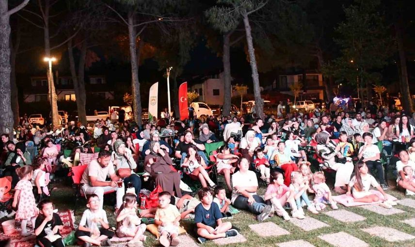 İznik’te nostaljik yaz akşamları sinema sezonunu kapattı