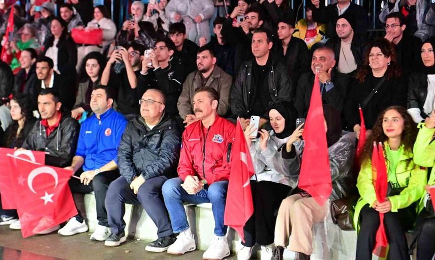 Cumhuriyet’in 103’üncü yılı Bahçelievler’de coşkuyla kutlandı