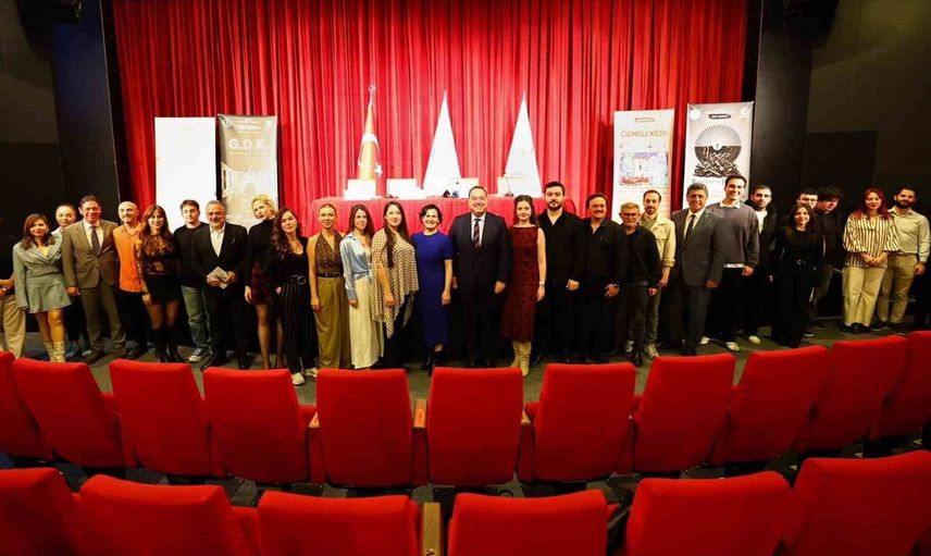 Manisa Şehir Tiyatrosu yeni sezonu 'Duruş' temasıyla açıyor