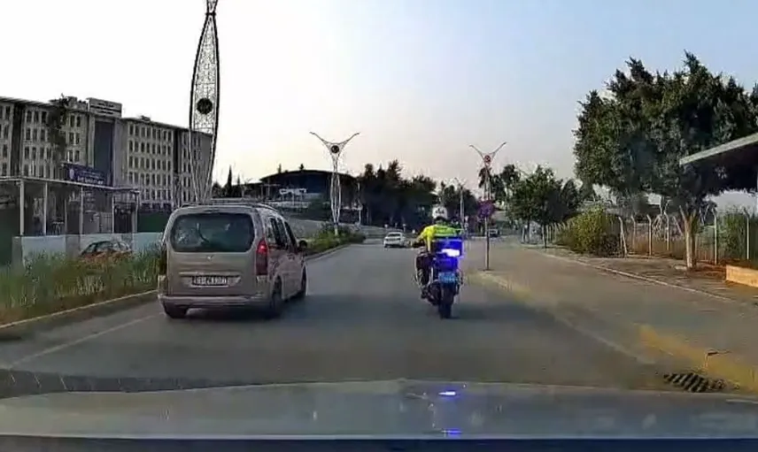 Adana'da yoğun trafikle mücadele: 3 yaşındaki Mustafa Kemal hastaneye yetiştirildi