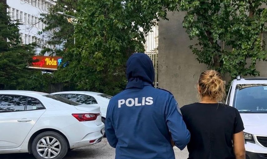 Kırıkkale'de 19 yıl hapis cezasıyla aranan firari şüpheli gizli bölmede ele geçirildi