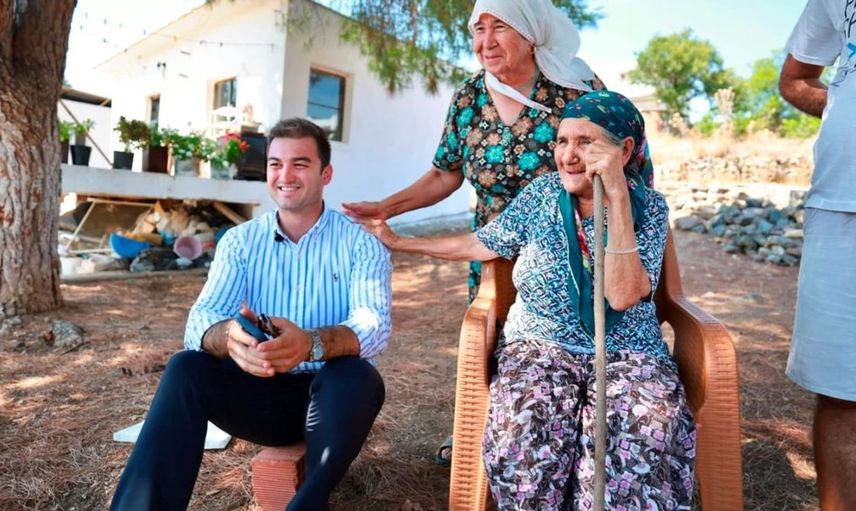 Tamer Mandalinci Karaova'daki saha çalışmalarında mahallelerin ihtiyaçlarını dinledi