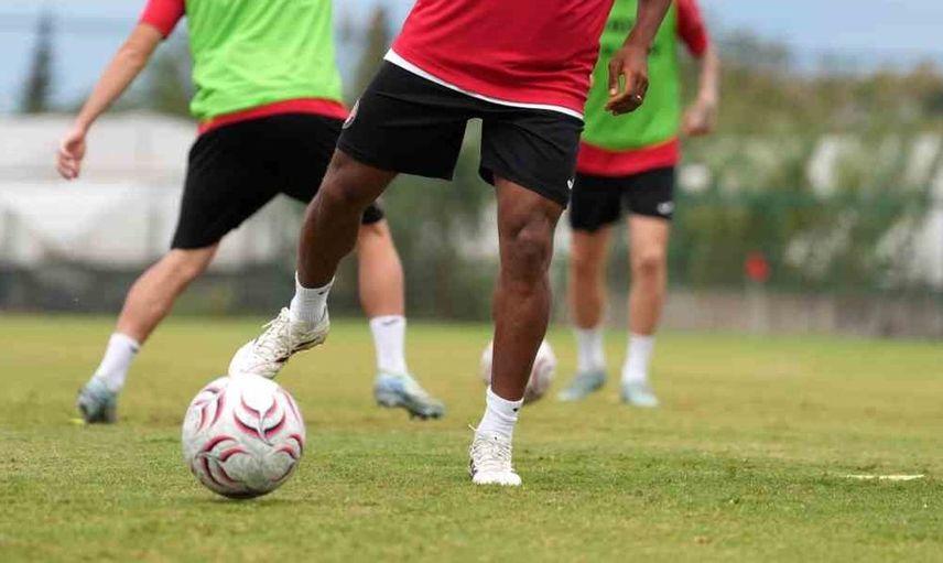 Çorum FK, milli maç arası kampında Antalyaspor ile hazırlık yapıyor