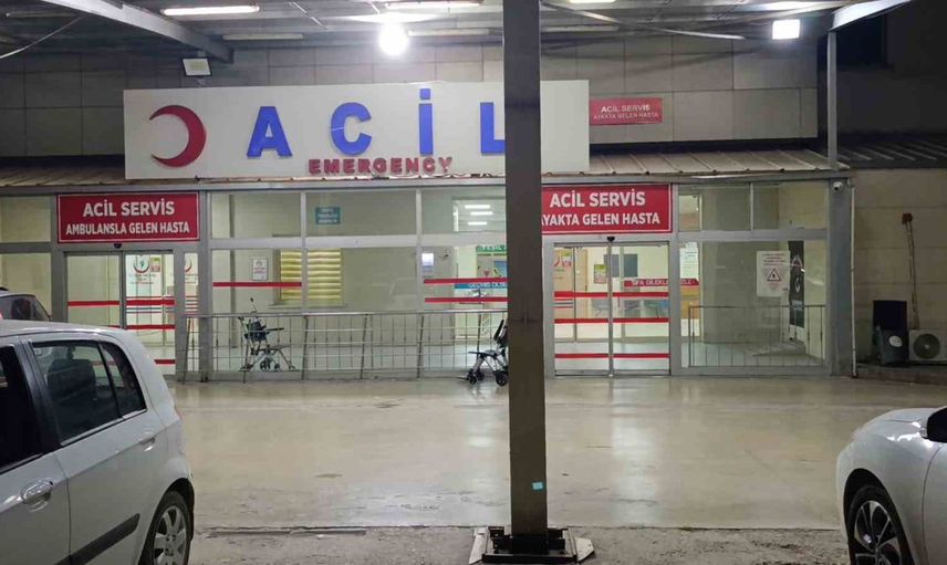 Adana'da bıçaklı kavga: Bir kişi hastaneye kaldırıldı