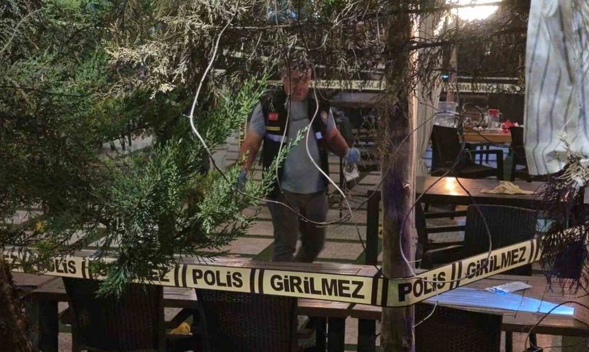 Antalya'da silahlı saldırı sonucu 3 kişi yaralandı