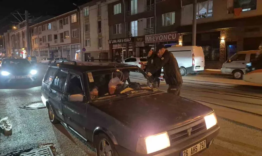Eskişehir'de güvenliği artırmak amacıyla geniş çaplı asayiş ve trafik uygulaması yapıldı