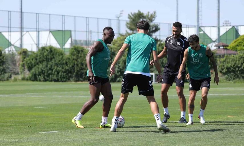 Konyaspor, Erzurumspor FK maçı öncesi antrenmanlarını tamamladı