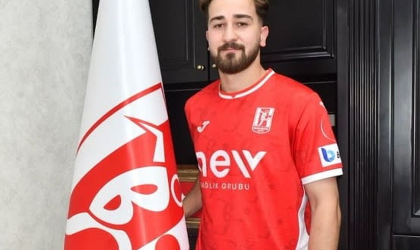 Balıkesirspor, üç yeni oyuncuyla sözleşme imzaladı