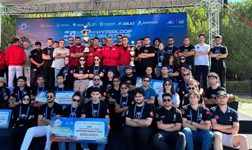 Sakarya Üniversitesi elektrikli araç yarışmasında başarı elde etti
