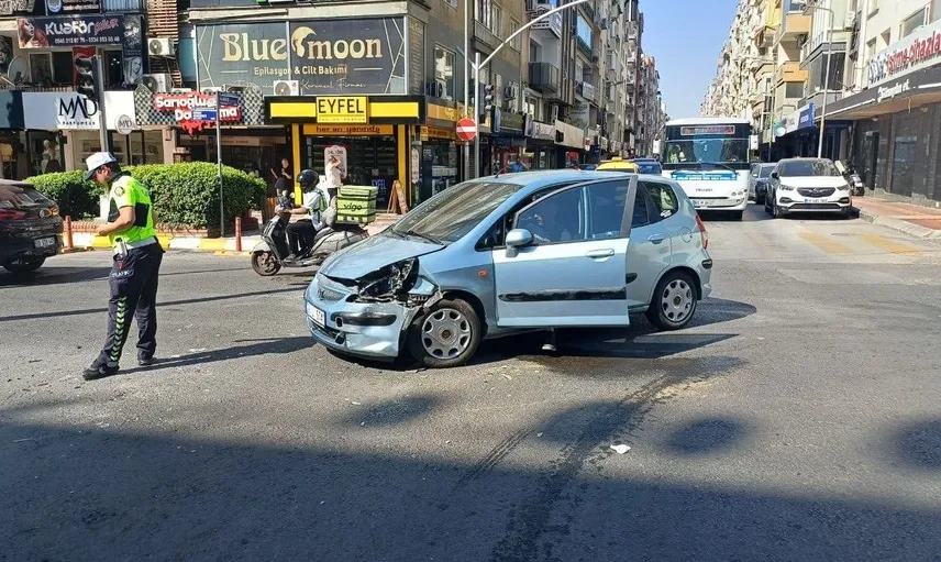 Aydın'da zincirleme trafik kazası: 3 araçta maddi hasar oluştu