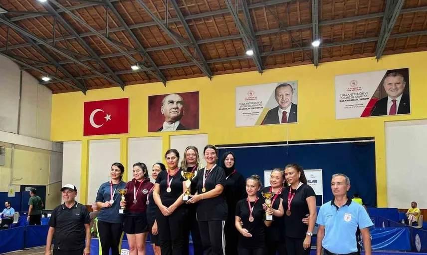 Aydın'da kamu çalışanları masa tenisi turnuvasında kıyasıya rekabet yaşandı