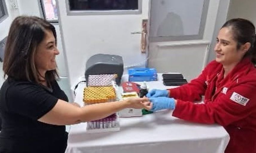 Aliağa muhtarları, kan bağışı kampanyasında örnek dayanışma sergiledi