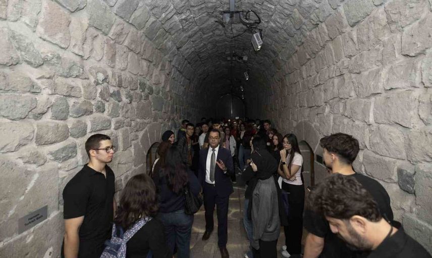 100 tıp öğrencisi, tarih kokan Gevher Nesibe ile eğitim yolculuğuna başladı
