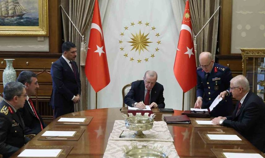 Cumhurbaşkanı Erdoğan: Yüksek Askeri Şura kararları ülkemiz için hayırlı olsun