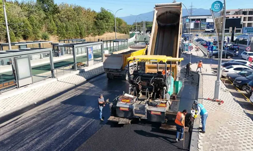Alikahya'da tramvay hattı için yollar yenileniyor