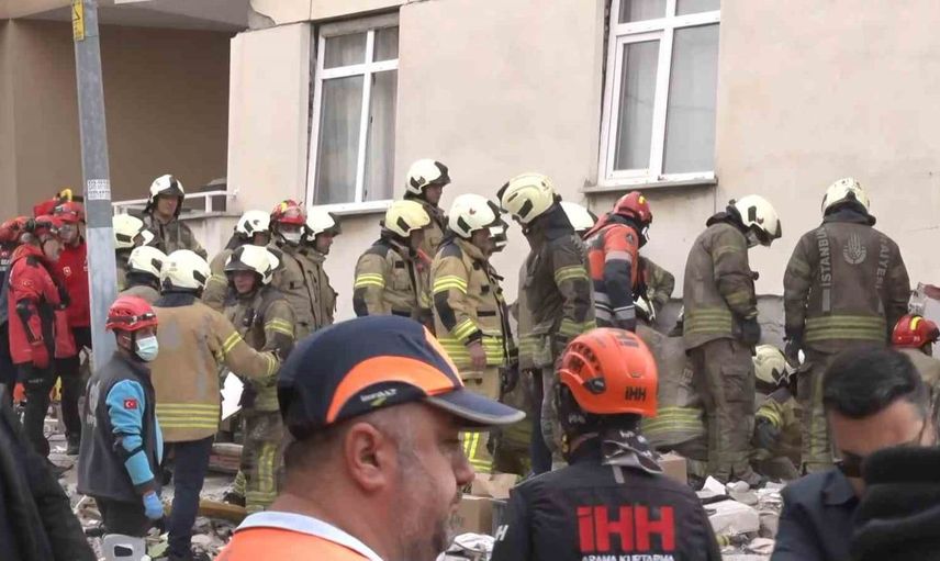 Maltepe'deki çöken binadan 5 kişi kurtarıldı, kayıplar için arama çalışmaları devam ediyor