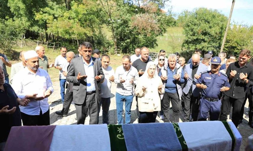 Yürek burkan acı: Şehit annesi vefat etti, mezarı evladının yanına taşındı