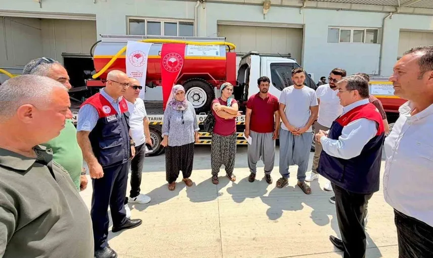 Tarsus'ta üreticilere su tankeri ve hasat eğitimi desteği