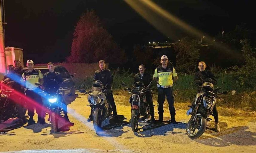 Bilecik'te motosiklet sürücülerine güvenli sürüş eğitimi verildi