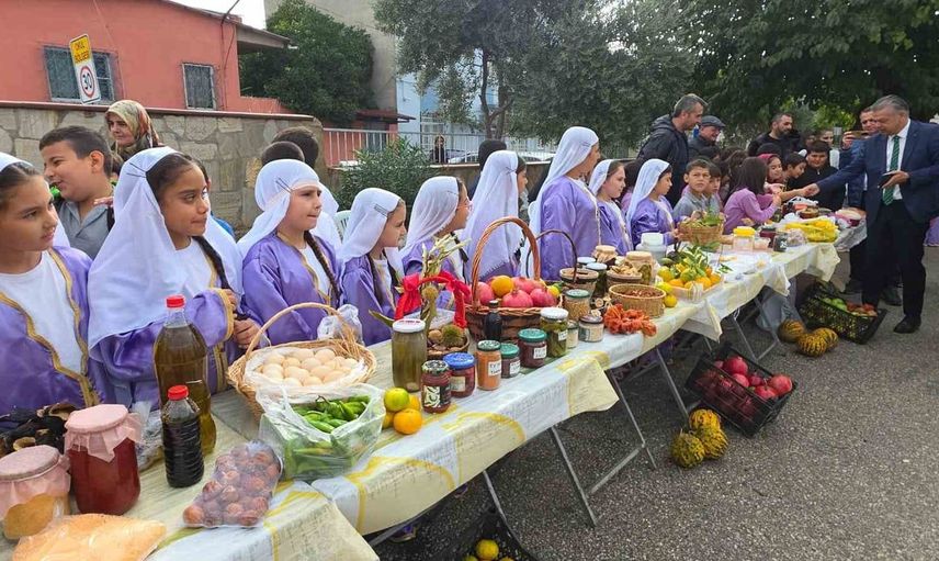 Nazilli'de öğrencilerin ekolojik pazarında yerli mahsuller satıldı